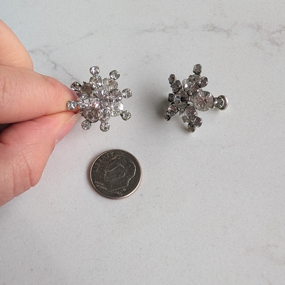 Vintage Screwback Starburst Snowflake Earrings - Picture 7 of 9